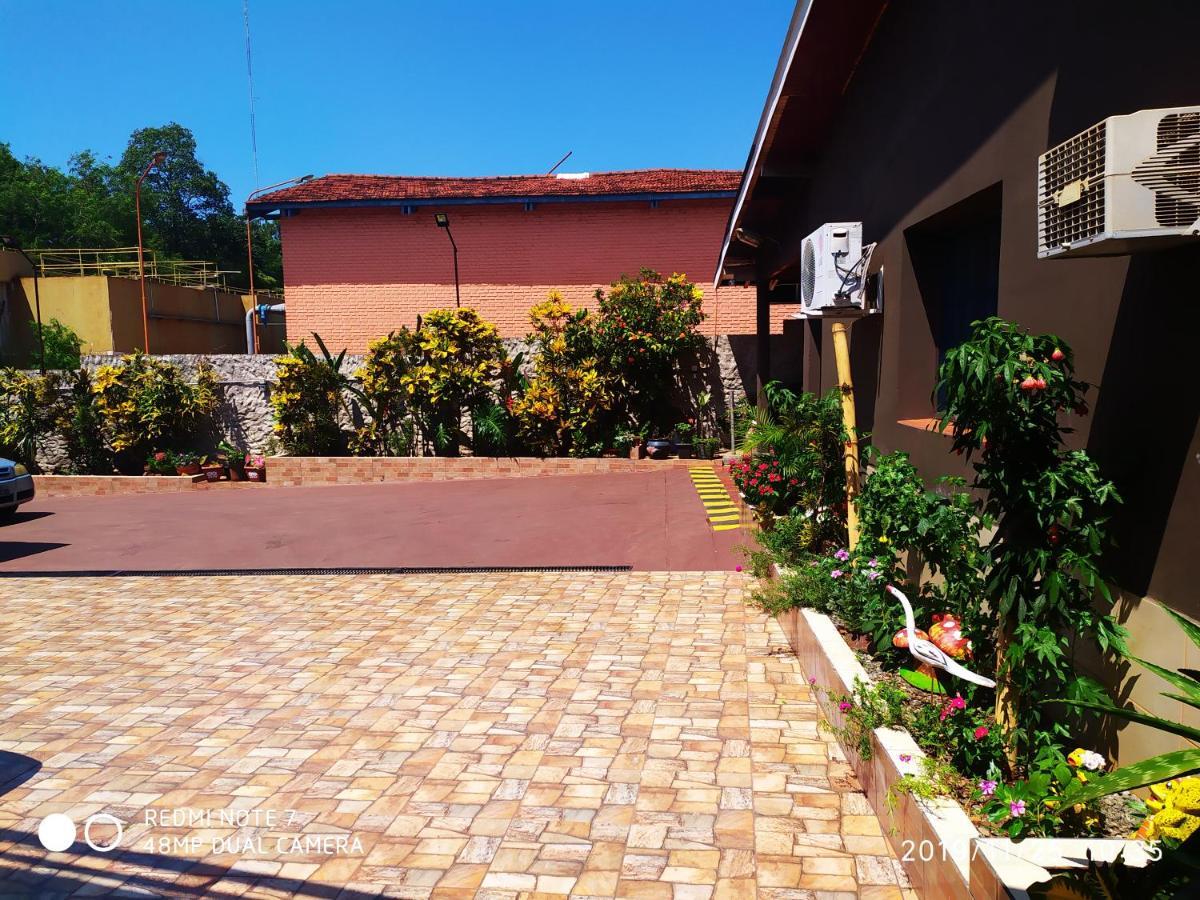 Hotel Residencial Arcoiris Puerto Iguazú Exterior foto